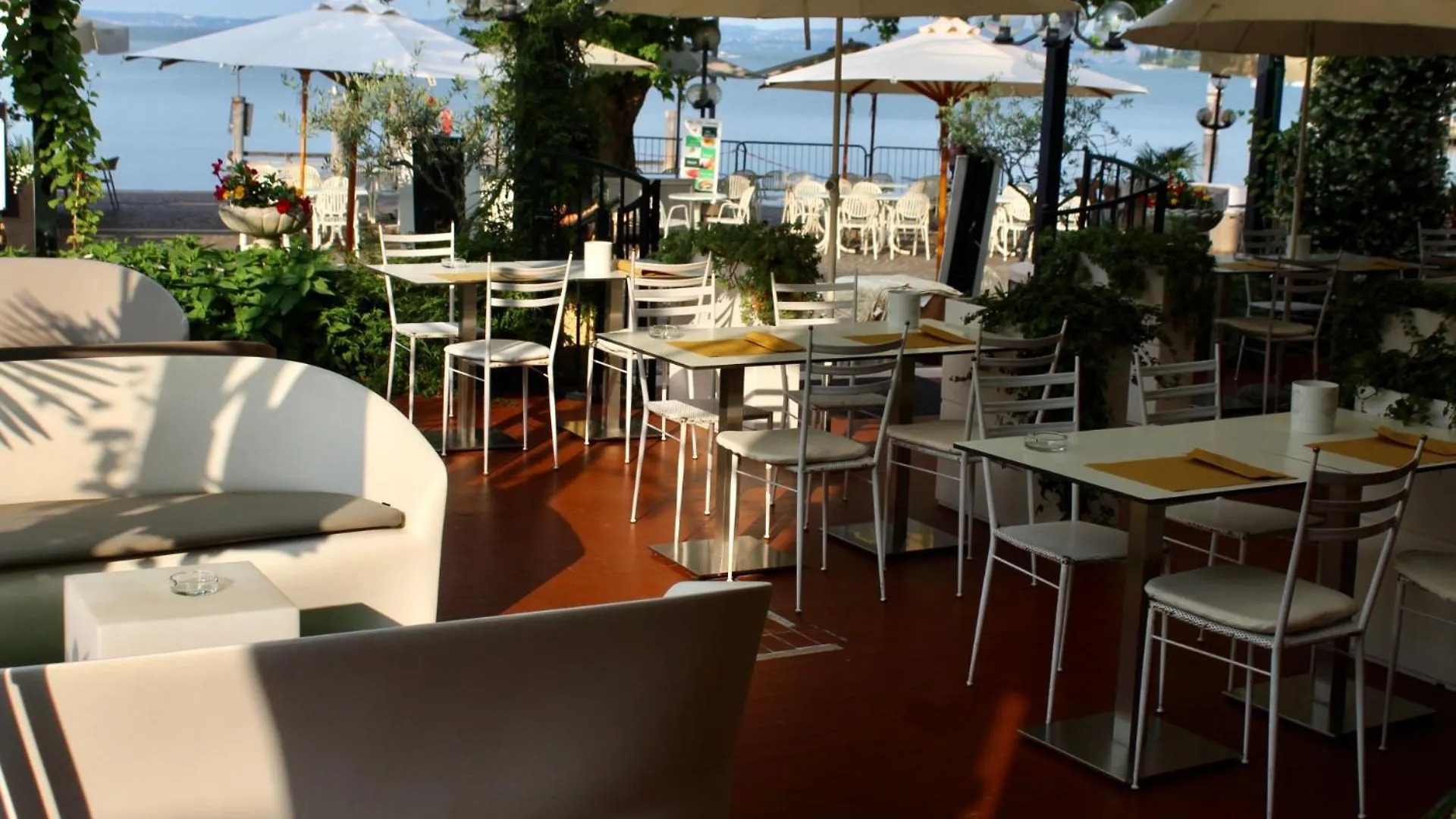 Hotel Tre Corone Garda  3*, Garda (Verona) Italia